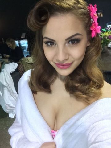 Ева